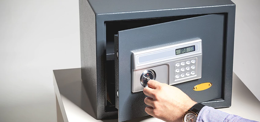 Jewelry Safe Unlocking Service in East Porterville, California